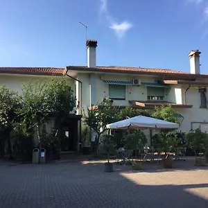 https://aparthotel-manfre.hotelinveneto.com